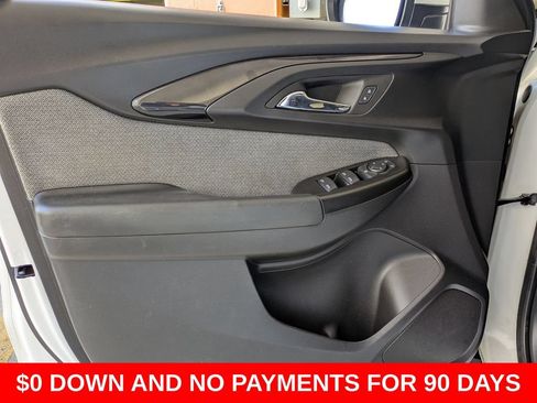 Used 2023 Chevrolet TrailBlazer LT w/ Convenience Package AWD/4WD image 11