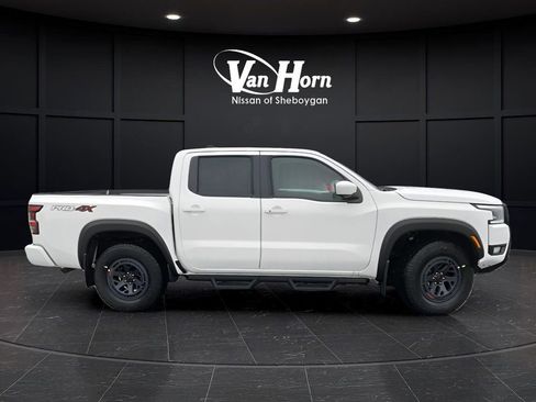 New 2026 Nissan Frontier PRO-4X w/ Pro-4x Convenience Package image 2