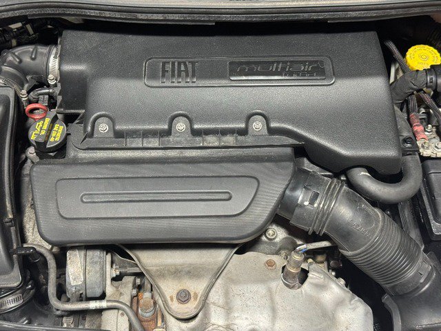 Used 2015 FIAT 500 Turbo w/ Comfort/Convenience Group FWD image 12