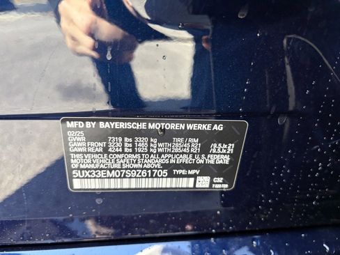 Used 2025 BMW X7 M60i image 28