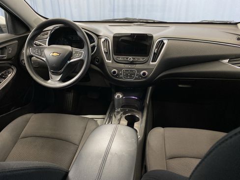 Used 2019 Chevrolet Malibu LT image 38