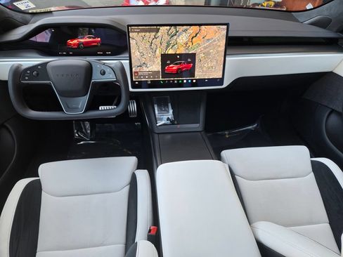 Used 2024 Tesla Model S Plaid AWD/4WD image 18