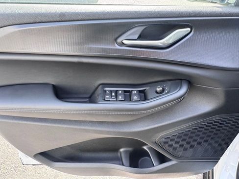 Used 2025 Jeep Grand Cherokee L Altitude image 9