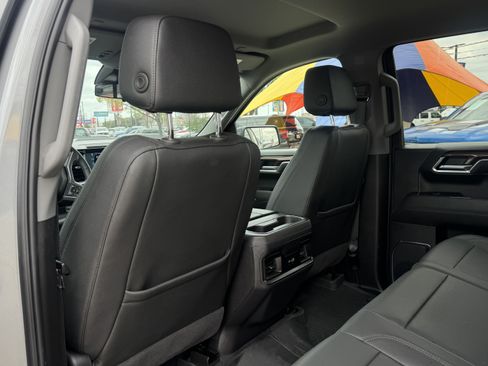 Used 2025 Chevrolet Silverado 1500 LT Trail Boss w/ Convenience Package II AWD/4WD image 14