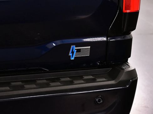 Used 2025 Ford F150 Lightning Lariat AWD/4WD image 12