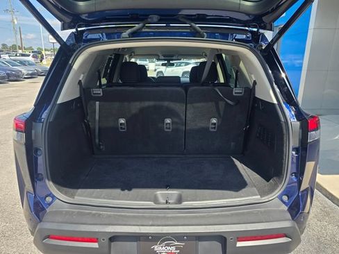 Used 2025 Nissan Pathfinder SV AWD/4WD image 34