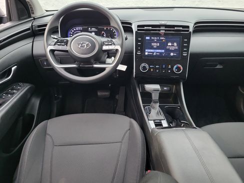 Certified 2024 Hyundai Tucson SE image 6