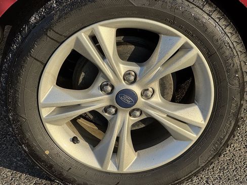 Used 2014 Ford Focus SE image 16