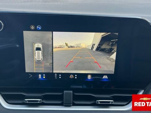 New 2026 Chevrolet Equinox LT w/ Convenience Package II image 16