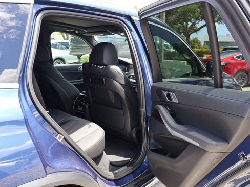 Used 2021 BMW X5 xDrive40i w/ Convenience Package AWD/4WD image 28