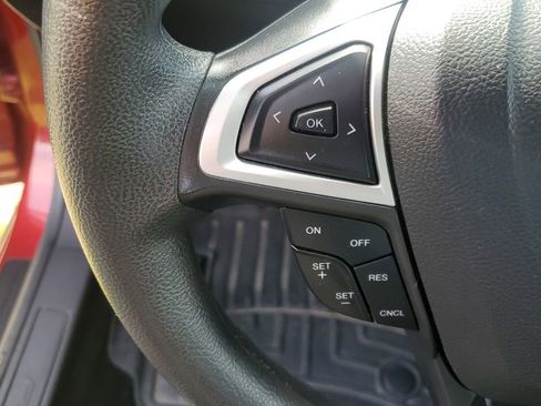 Used 2015 Ford Fusion SE FWD image 11
