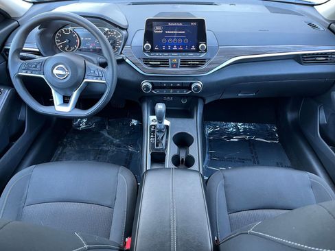 Used 2025 Nissan Altima 2.5 SV image 32