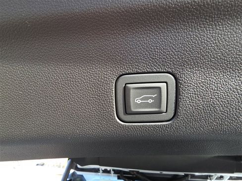 New 2026 Chevrolet Suburban High Country image 36