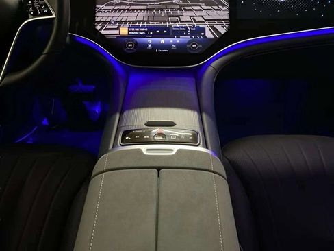 Used 2023 Mercedes-Benz EQS 580 4MATIC Sedan image 13