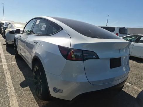 Used 2021 Tesla Model Y Long Range AWD/4WD image 5
