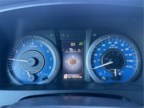 Used 2019 Toyota Sienna XLE Premium w/ Carpet Mat Package image 15