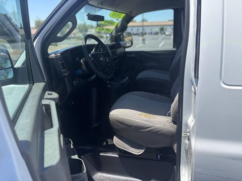 Used 2016 Chevrolet Express 2500 RWD image 11