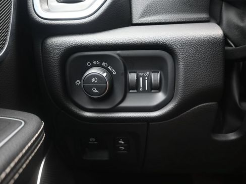Used 2023 RAM 1500 Laramie AWD/4WD image 23
