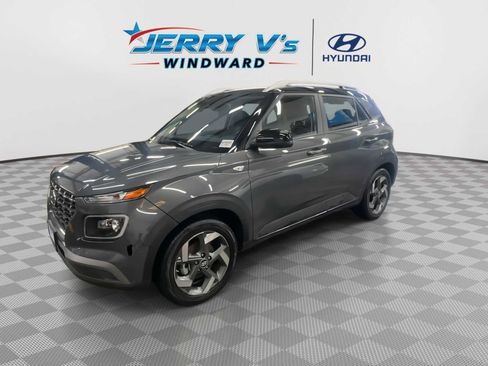 Used 2024 Hyundai Venue Limited image 4