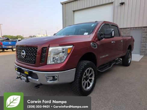 Used 2019 Nissan Titan SV AWD/4WD image 7