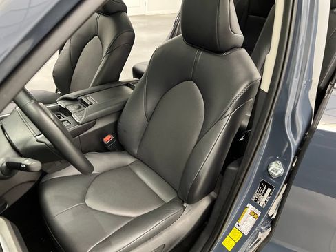 Used 2025 Toyota Grand Highlander FWD image 11