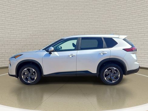 Certified 2025 Nissan Rogue SV FWD image 8