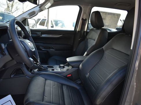 New 2025 Ford Ranger Lariat w/ Black Appearance Package image 17