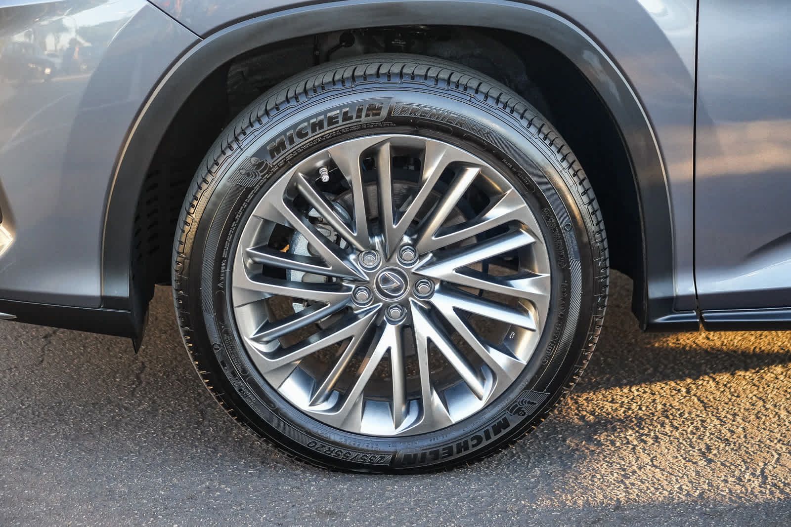 Used 2022 Lexus RX 450h AWD w/ Luxury Package image 11