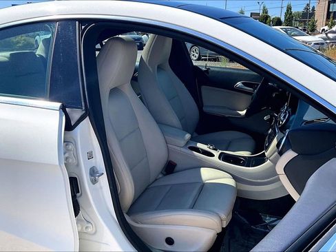 Used 2018 Mercedes-Benz CLA 250 image 10