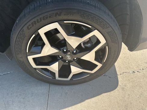 Used 2024 Hyundai Santa Cruz Limited AWD/4WD image 15