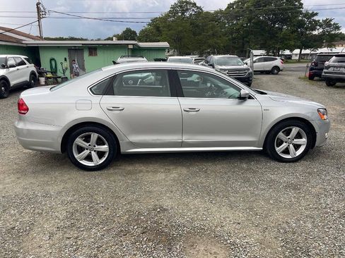 Used 2015 Volkswagen Passat 1.8T Limited Edition FWD image 10