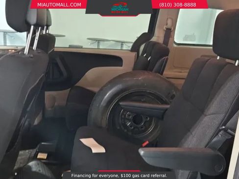 Used 2011 Dodge Grand Caravan Express image 11