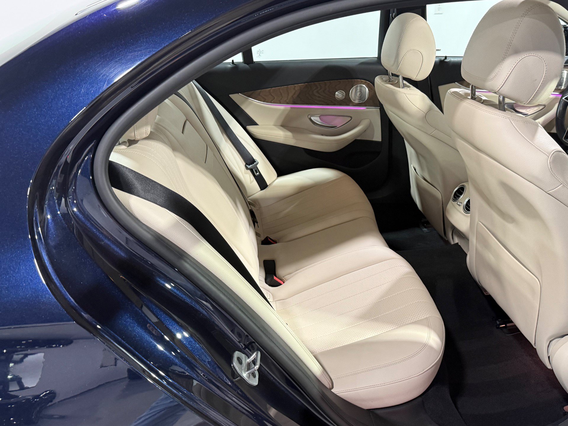 Used 2023 Mercedes-Benz E 350 4MATIC Sedan w/ Premium Package image 52