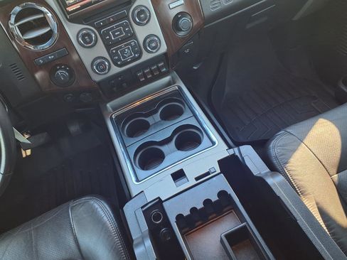 Used 2015 Ford F250 Lariat w/ Lariat Ultimate Package image 11