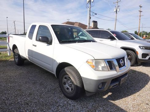 Used 2013 Nissan Frontier S RWD image 10