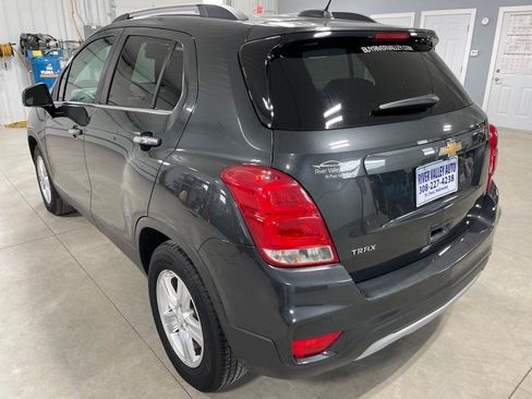 Used 2018 Chevrolet Trax LT w/ LT Convenience Package FWD image 5