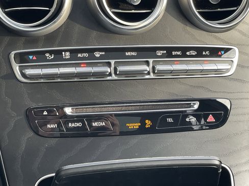 Used 2017 Mercedes-Benz GLC 300 4MATIC image 34