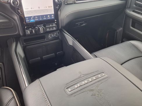 Used 2024 RAM 2500 Limited AWD/4WD image 17