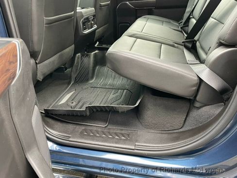 Used 2019 GMC Sierra 1500 SLT w/ SLT Convenience Package AWD/4WD image 17