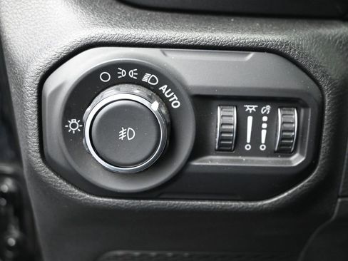 Used 2021 Jeep Wrangler Unlimited Sahara image 14