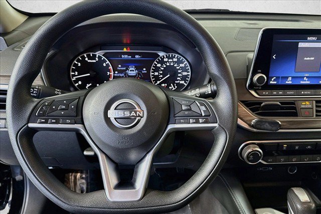 Used 2023 Nissan Altima 2.5 SV AWD/4WD image 11