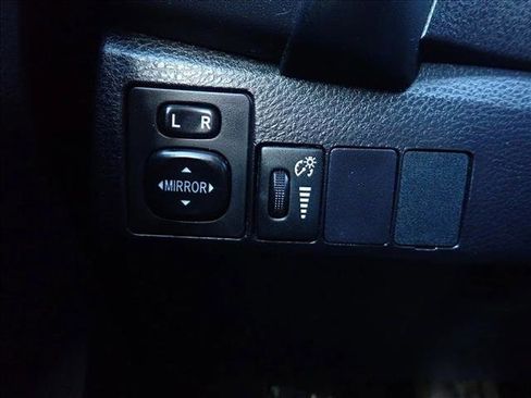 Used 2019 Toyota Corolla LE image 19