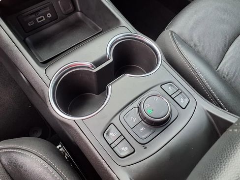 Used 2023 GMC Terrain SLT image 21