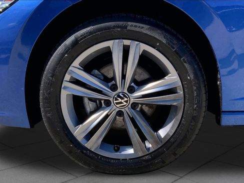 Used 2024 Volkswagen Jetta SE FWD image 11