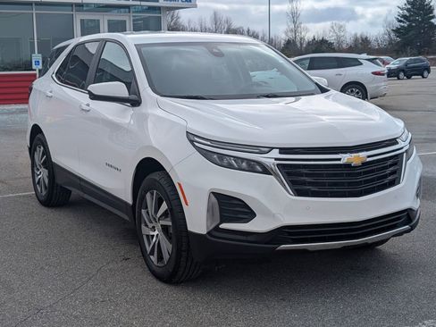 Used 2024 Chevrolet Equinox LT image 3