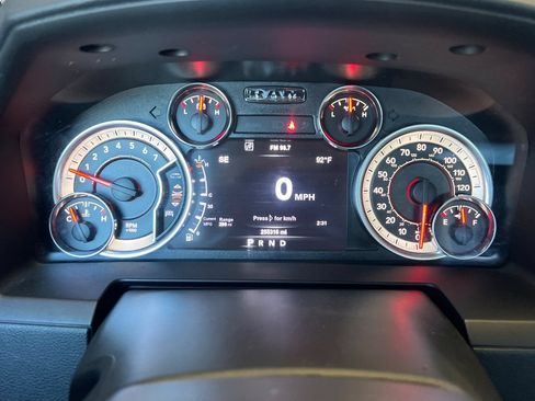 Used 2017 RAM 1500 Laramie w/ Convenience Group AWD/4WD image 24