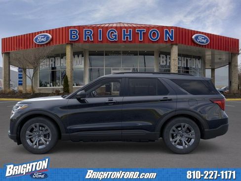 Used 2026 Ford Explorer Active AWD/4WD image 2