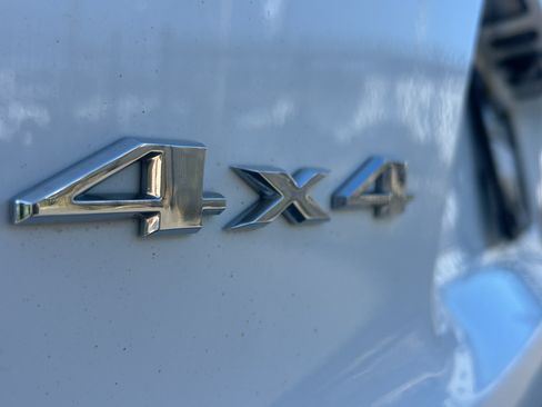 Used 2019 Jeep Cherokee Latitude w/ Popular Appearance Group AWD/4WD image 11