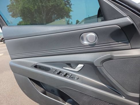 Certified 2023 Hyundai Elantra Limited FWD image 21