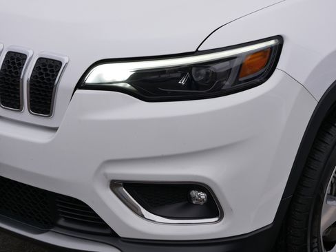 Used 2019 Jeep Cherokee Limited w/ Trailer Tow Group image 16